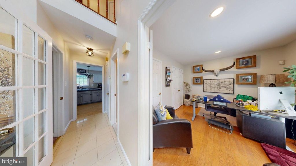 Image 11 of property listing at 11901 RUSTIC FARM CT, Germantown, MD 20874
