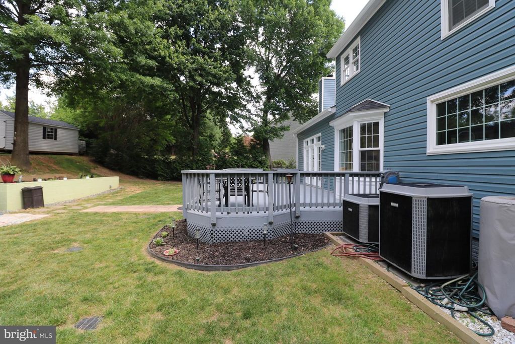 Image 103 of property listing at 11901 RUSTIC FARM CT, Germantown, MD 20874
