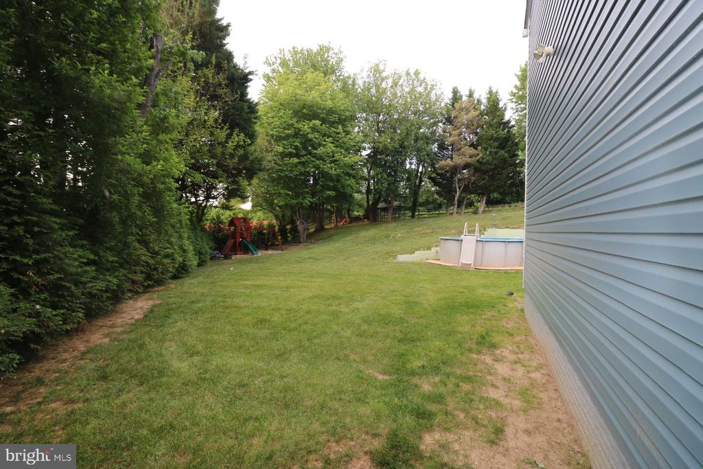 Image 109 of property listing at 11901 RUSTIC FARM CT, Germantown, MD 20874