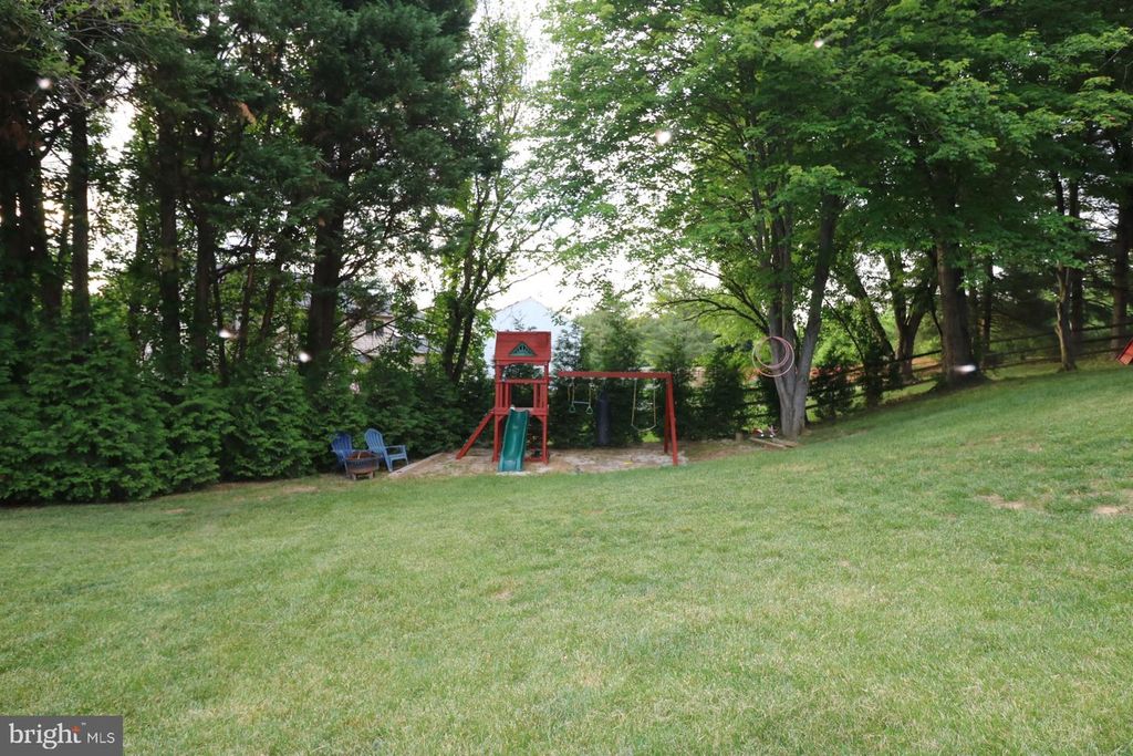 Image 110 of property listing at 11901 RUSTIC FARM CT, Germantown, MD 20874