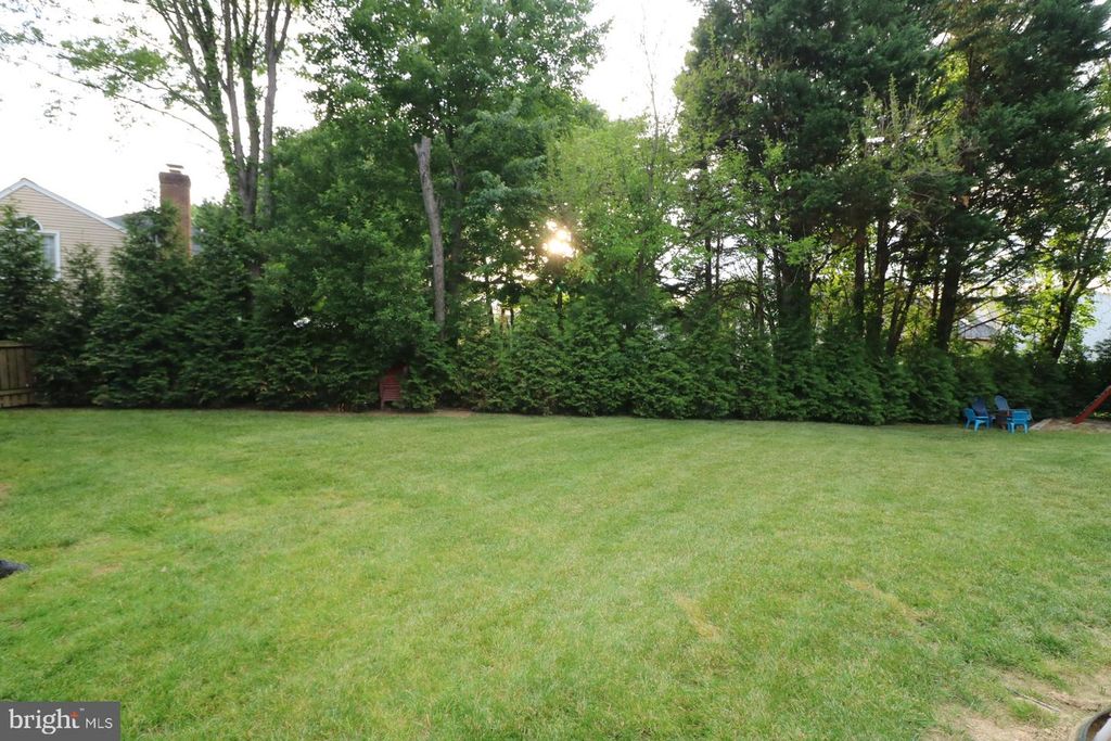 Image 111 of property listing at 11901 RUSTIC FARM CT, Germantown, MD 20874
