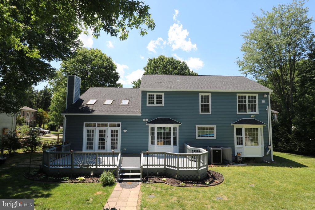 Image 112 of property listing at 11901 RUSTIC FARM CT, Germantown, MD 20874