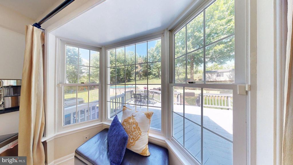 Image 17 of property listing at 11901 RUSTIC FARM CT, Germantown, MD 20874