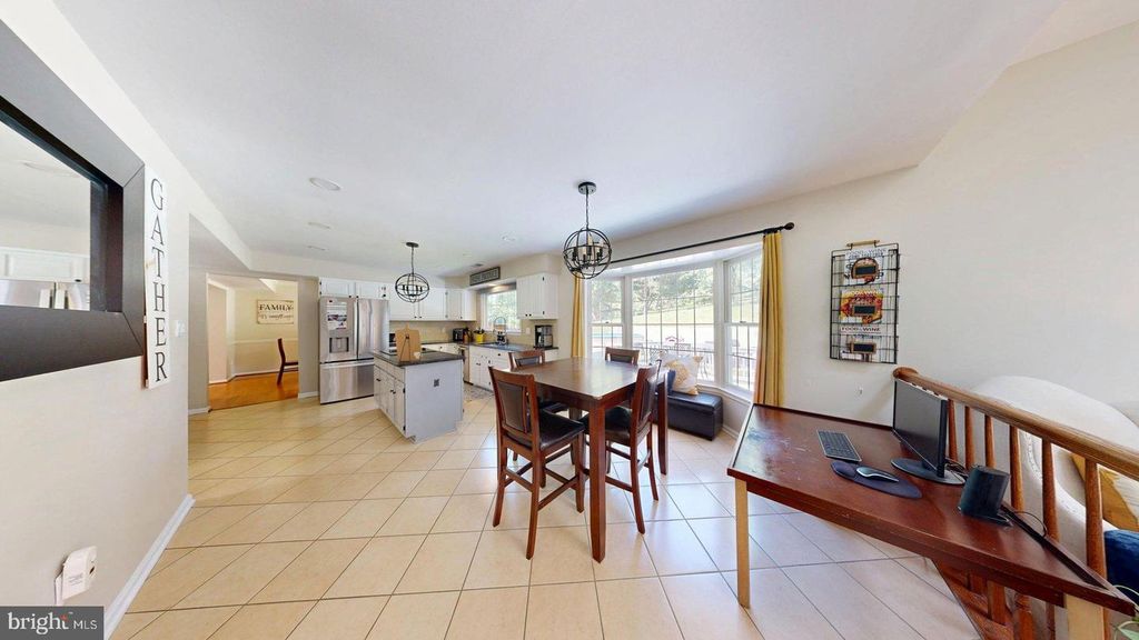 Image 20 of property listing at 11901 RUSTIC FARM CT, Germantown, MD 20874