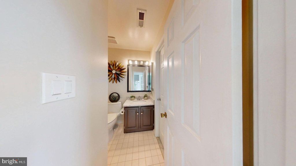 Image 25 of property listing at 11901 RUSTIC FARM CT, Germantown, MD 20874