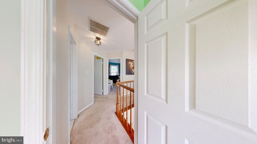Image 33 of property listing at 11901 RUSTIC FARM CT, Germantown, MD 20874