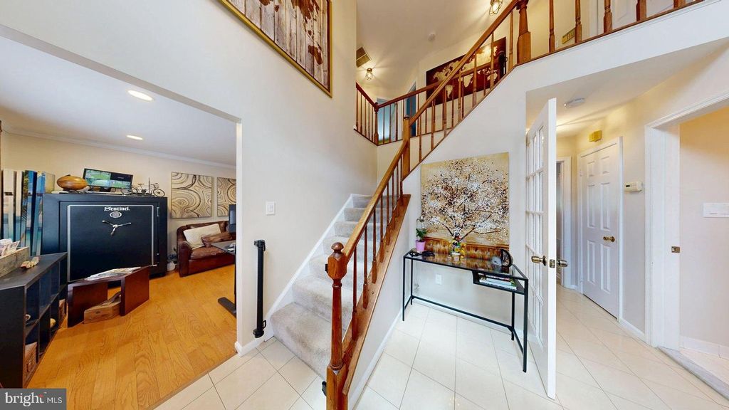 Image 5 of property listing at 11901 RUSTIC FARM CT, Germantown, MD 20874