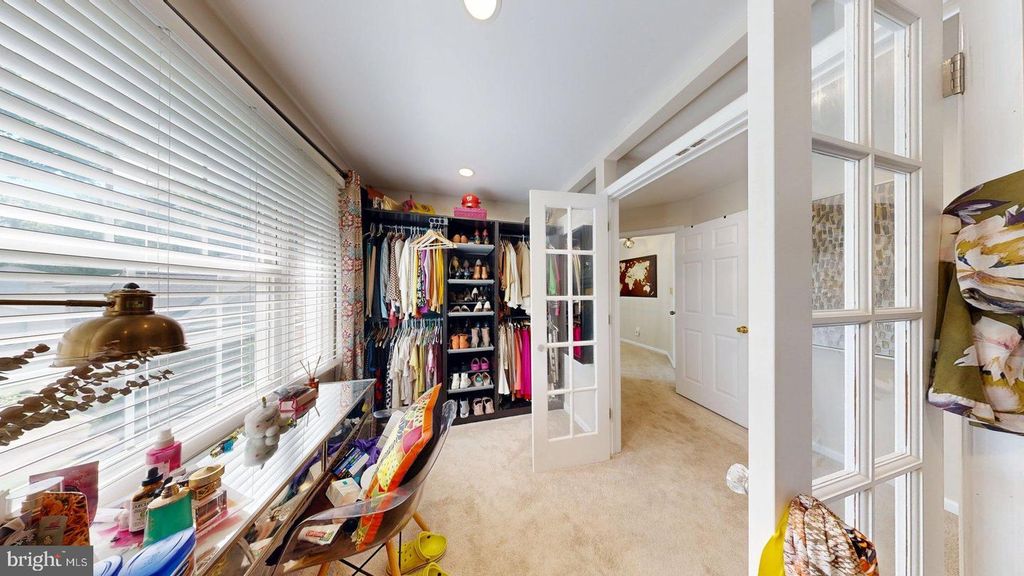 Image 50 of property listing at 11901 RUSTIC FARM CT, Germantown, MD 20874
