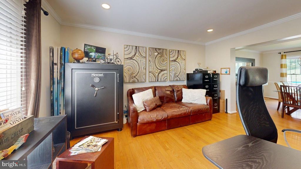Image 6 of property listing at 11901 RUSTIC FARM CT, Germantown, MD 20874