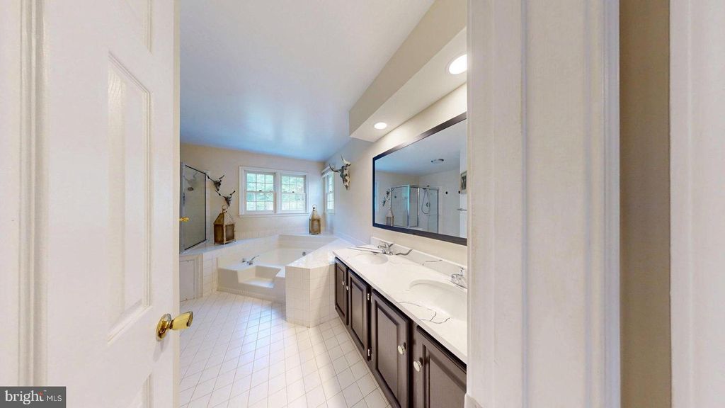 Image 54 of property listing at 11901 RUSTIC FARM CT, Germantown, MD 20874