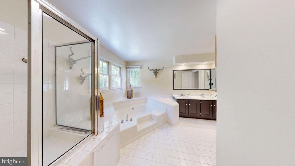 Image 57 of property listing at 11901 RUSTIC FARM CT, Germantown, MD 20874