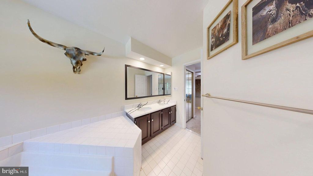 Image 58 of property listing at 11901 RUSTIC FARM CT, Germantown, MD 20874