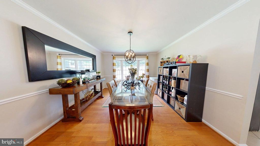 Image 7 of property listing at 11901 RUSTIC FARM CT, Germantown, MD 20874