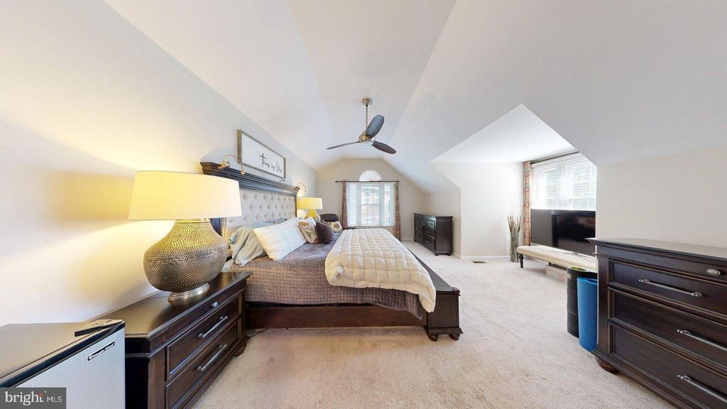 Image 61 of property listing at 11901 RUSTIC FARM CT, Germantown, MD 20874