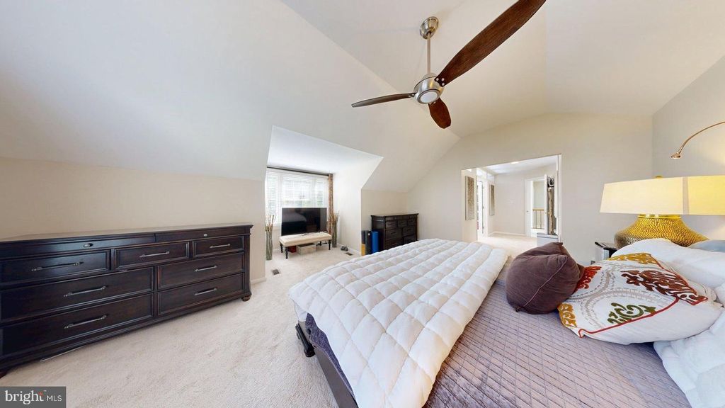 Image 64 of property listing at 11901 RUSTIC FARM CT, Germantown, MD 20874