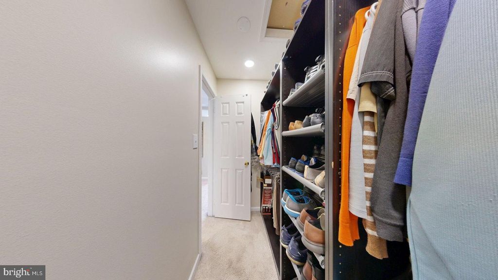 Image 68 of property listing at 11901 RUSTIC FARM CT, Germantown, MD 20874