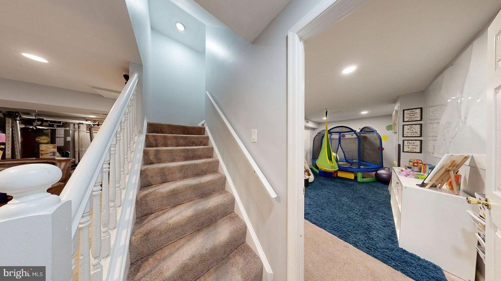 Image 74 of property listing at 11901 RUSTIC FARM CT, Germantown, MD 20874