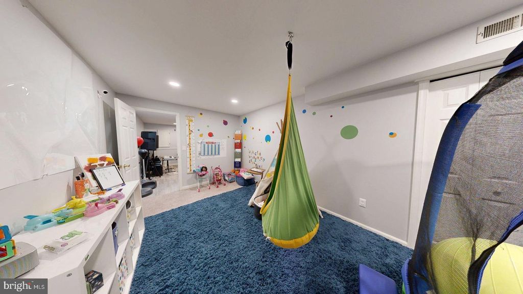 Image 76 of property listing at 11901 RUSTIC FARM CT, Germantown, MD 20874