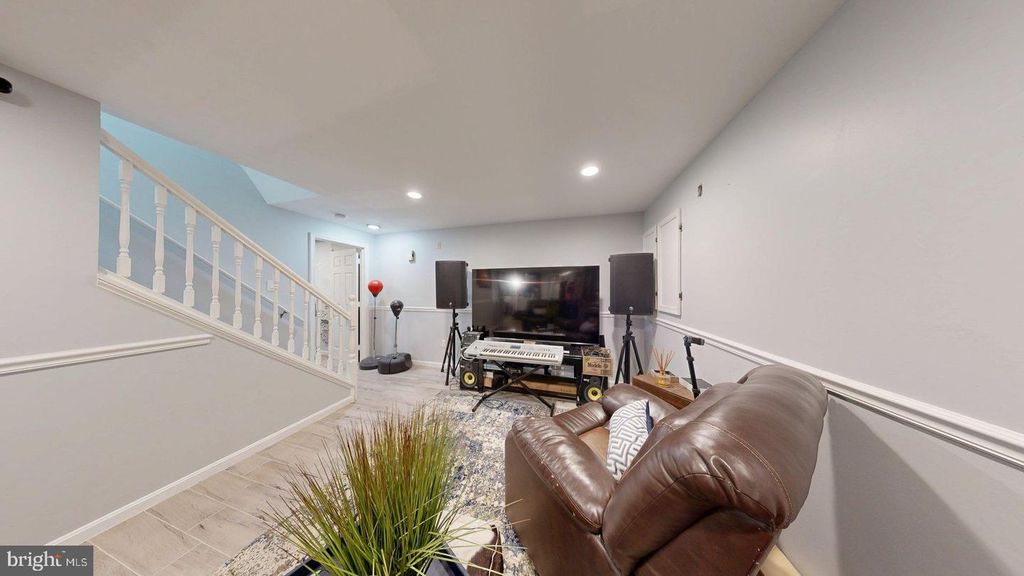Image 81 of property listing at 11901 RUSTIC FARM CT, Germantown, MD 20874
