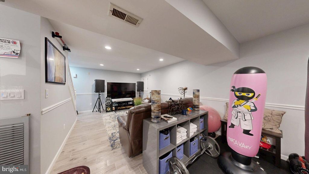 Image 82 of property listing at 11901 RUSTIC FARM CT, Germantown, MD 20874