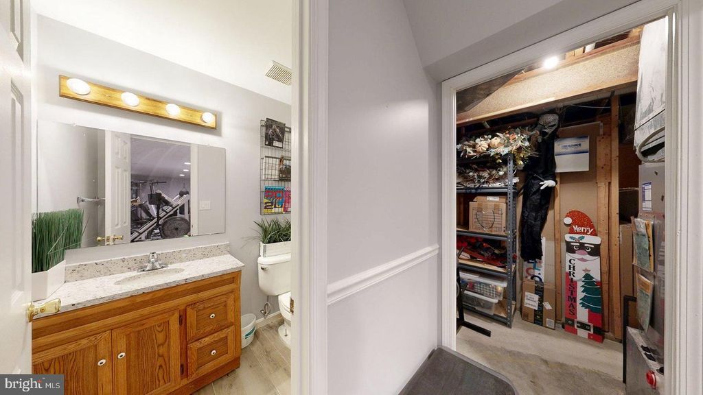 Image 91 of property listing at 11901 RUSTIC FARM CT, Germantown, MD 20874