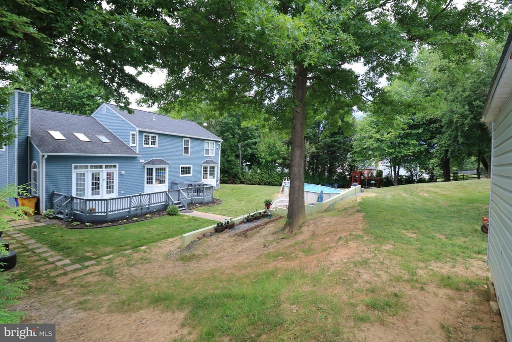 Image 95 of property listing at 11901 RUSTIC FARM CT, Germantown, MD 20874