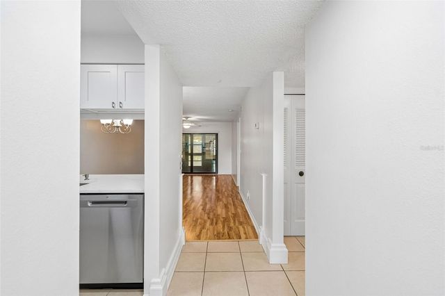 723 83RD AVENUE N 104, St Petersburg, FL 33702