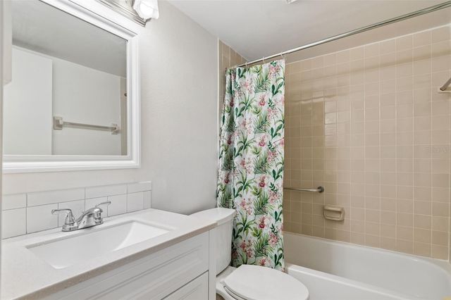 723 83RD AVENUE N 104, St Petersburg, FL 33702