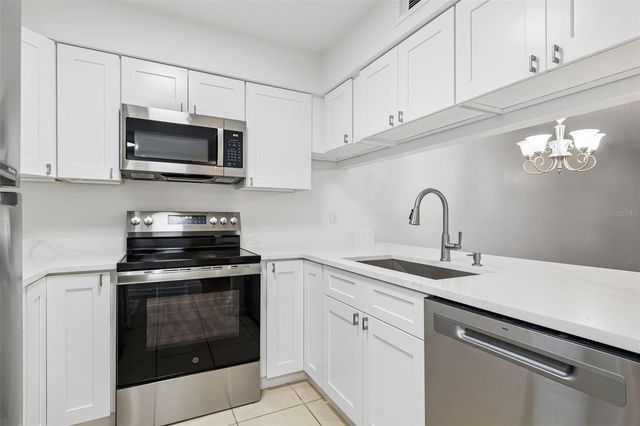 723 83RD AVENUE N 104, St Petersburg, FL 33702
