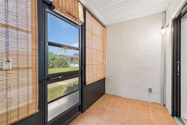 723 83RD AVENUE N 104, St Petersburg, FL 33702
