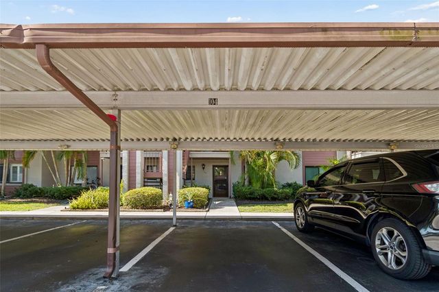 723 83RD AVENUE N 104, St Petersburg, FL 33702