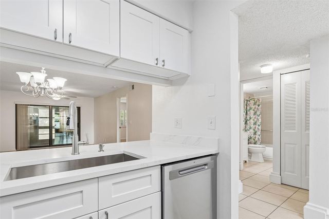 723 83RD AVENUE N 104, St Petersburg, FL 33702
