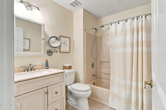 3 Nashville Court, Tinton Falls, NJ 07712