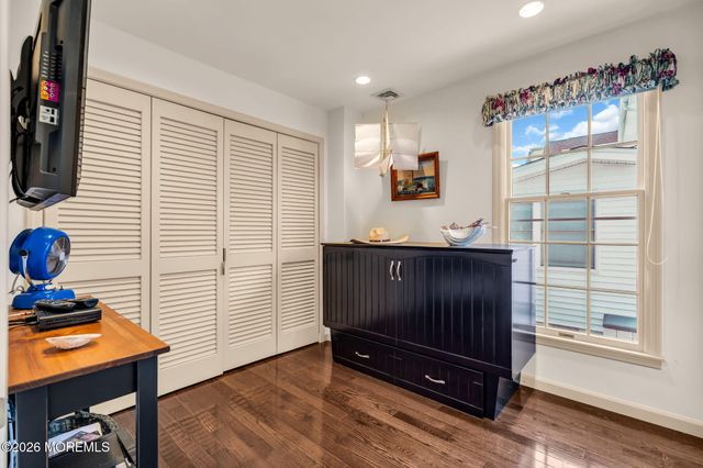 112 Neptune Court, Mantoloking, NJ 08738