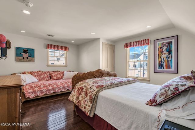 112 Neptune Court, Mantoloking, NJ 08738