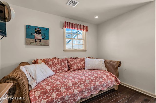 112 Neptune Court, Mantoloking, NJ 08738