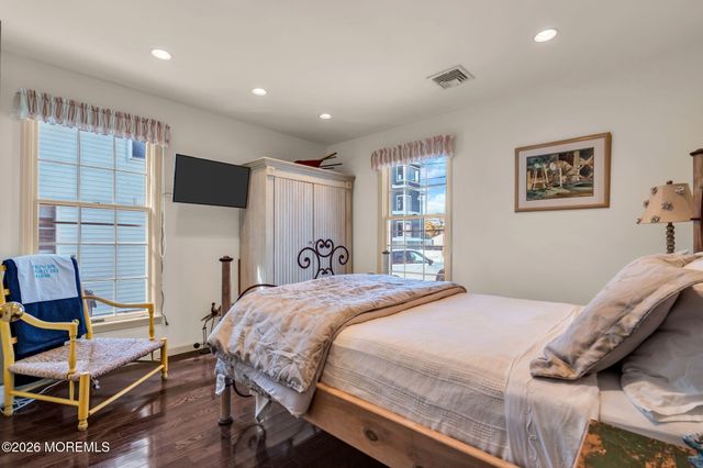 112 Neptune Court, Mantoloking, NJ 08738