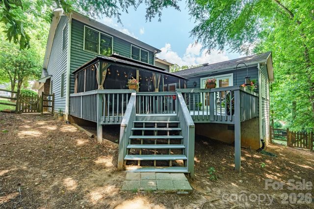 19017 Kailua Circle, Tega Cay, SC 29708