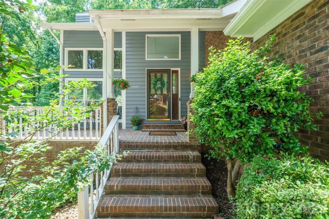 19017 Kailua Circle, Tega Cay, SC 29708
