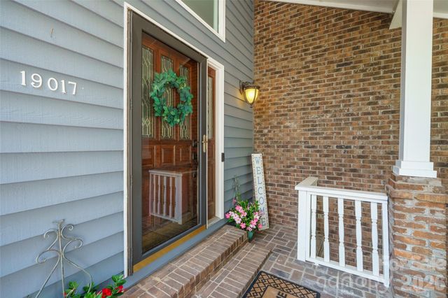 19017 Kailua Circle, Tega Cay, SC 29708