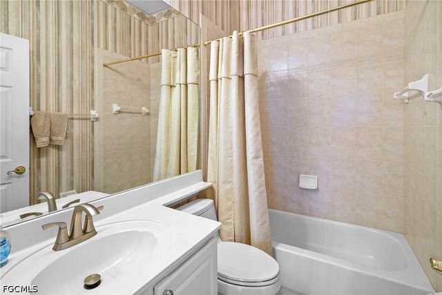 8468 Brittania DR, Fort Myers, FL 33912