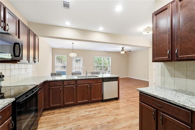 214 Highland Pointe E Circle, Dawsonville, GA 30534