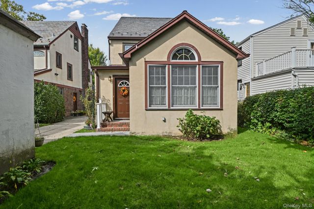 230 Crocus Avenue, Floral Park, NY 11001