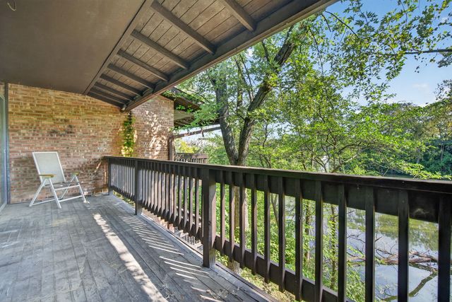5518 E Lake Drive 90-C, Lisle, IL 60532