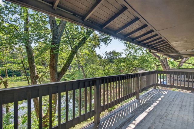 5518 E Lake Drive 90-C, Lisle, IL 60532