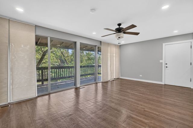 5518 E Lake Drive 90-C, Lisle, IL 60532
