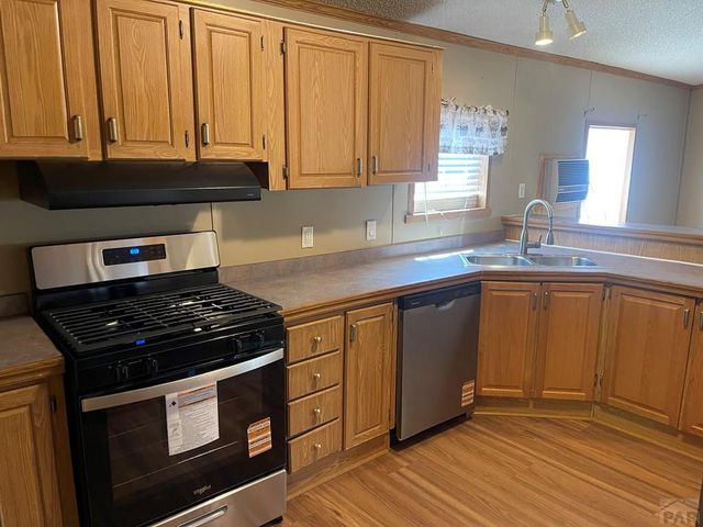 3016 Ridgeview Place, Pueblo, CO 81003
