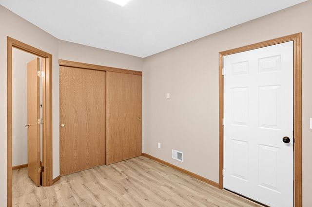 625 Mariner Way 87, Woodbury, MN 55129