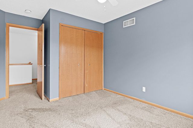 625 Mariner Way 87, Woodbury, MN 55129