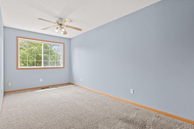 625 Mariner Way 87, Woodbury, MN 55129